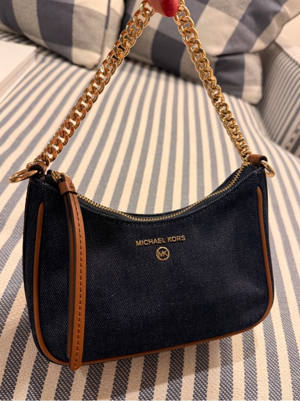 MICHAEL KORS “DENIM” (Retail:$198) Jet Set Charm pochette. 👖💙💙💙 - Picture 3 of 9